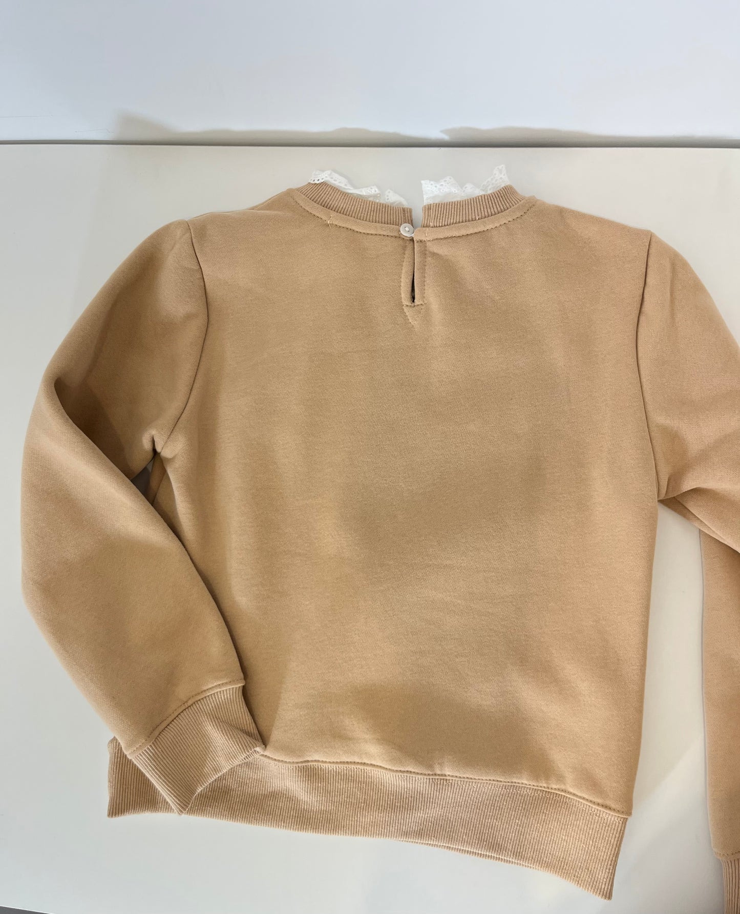Sweat beige col dentelle