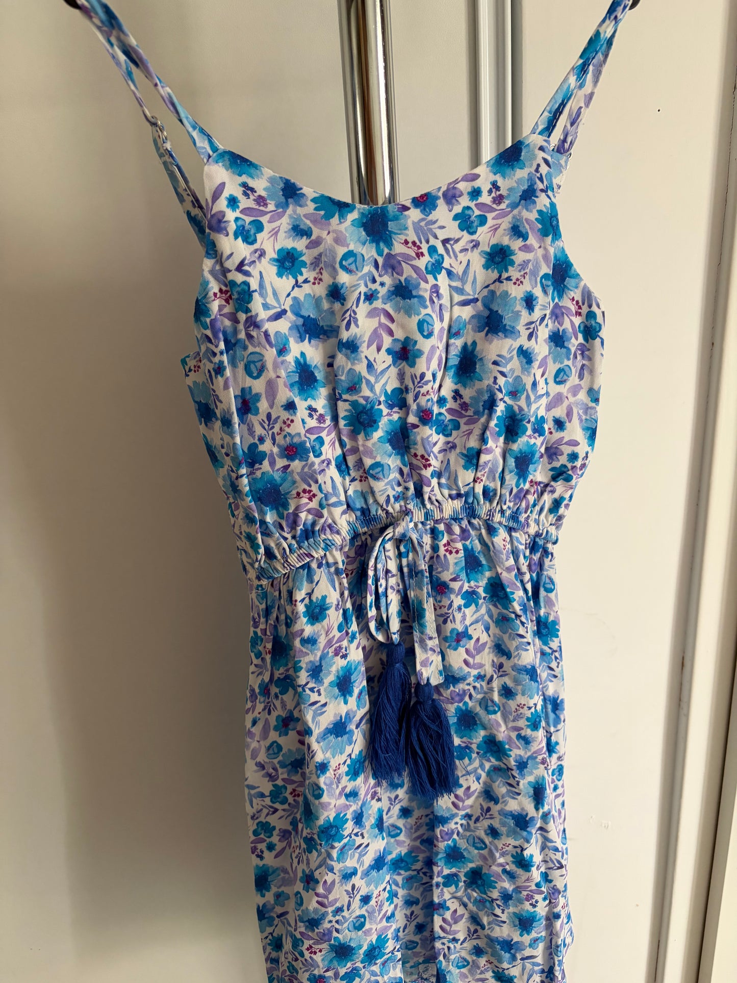 Robe fleurie violette et bleue