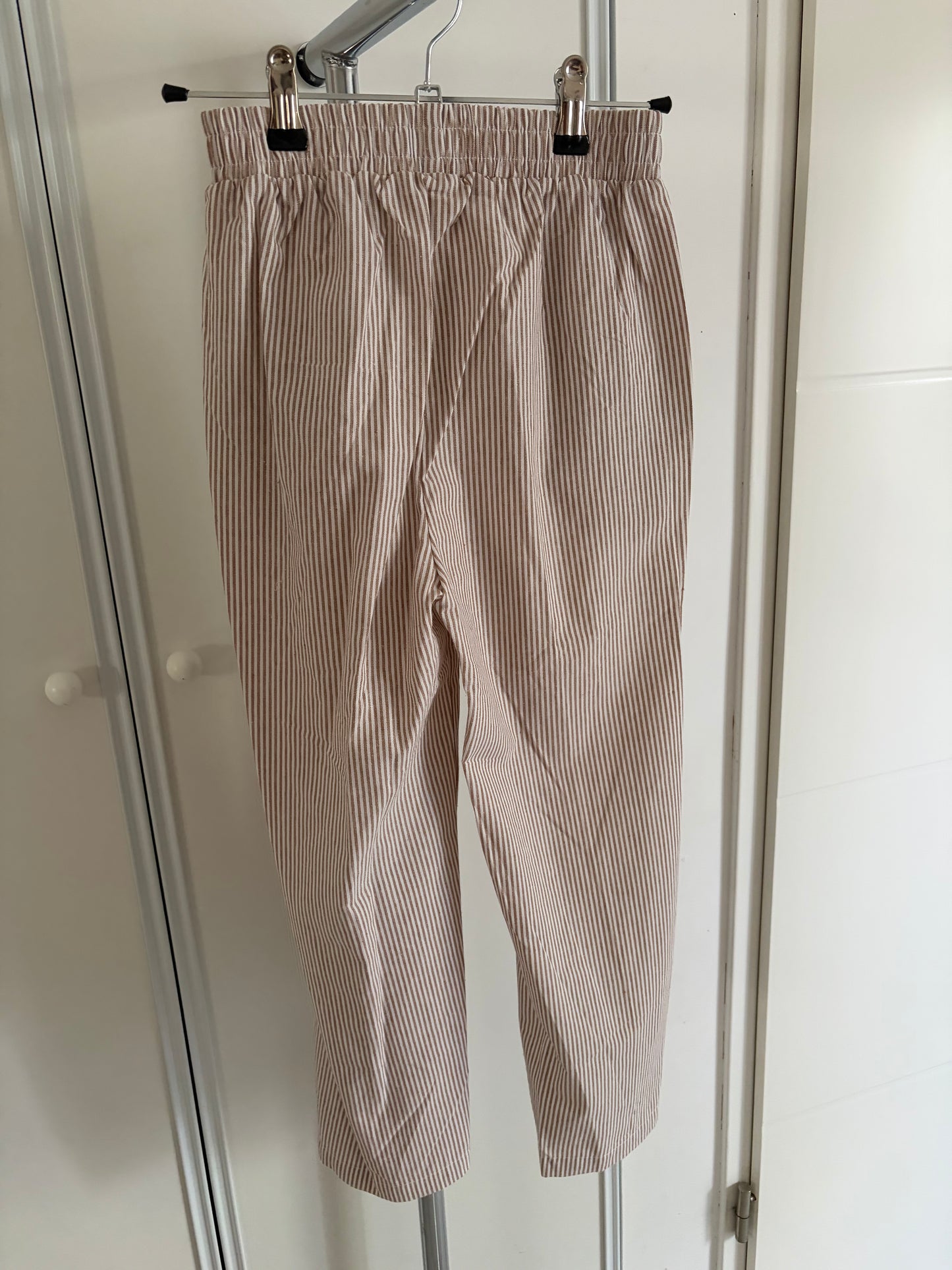 Pantalon fluide rayé marron