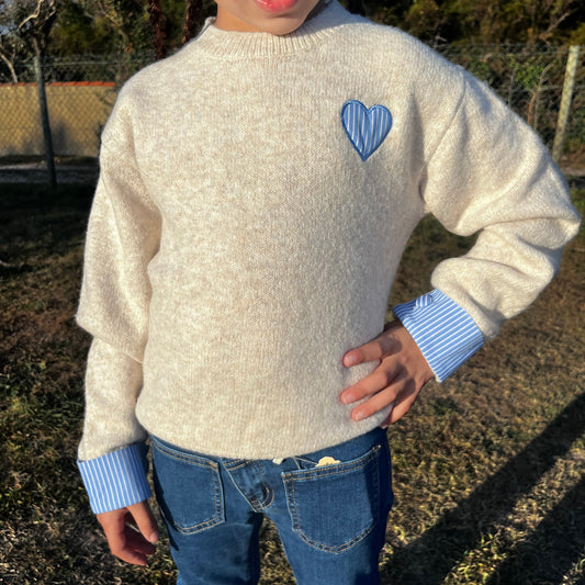 pull avec coeur brodé bleu