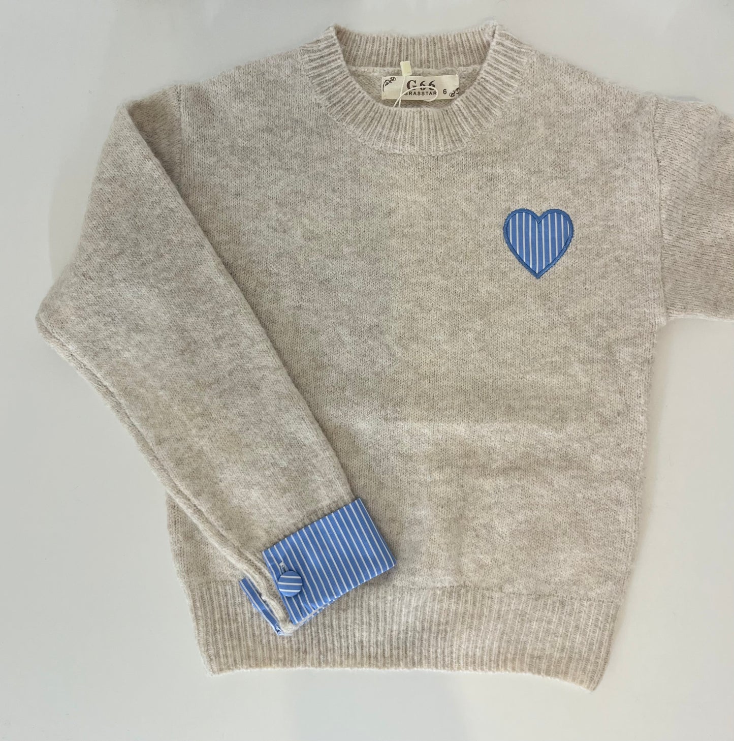 pull avec coeur brodé bleu