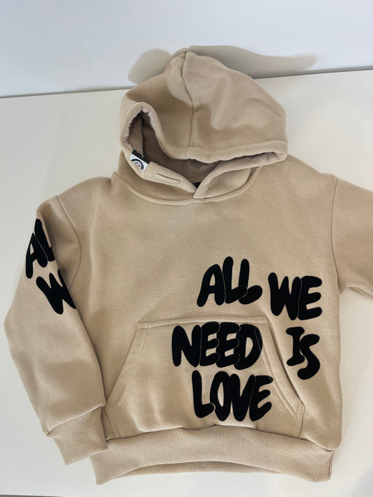 Ensemble survetement "all we need is love"