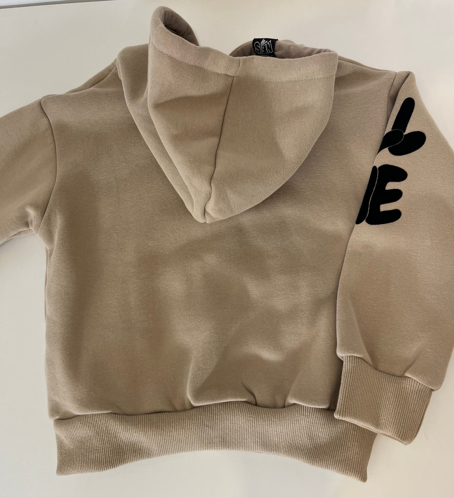 Ensemble survetement "all we need is love"