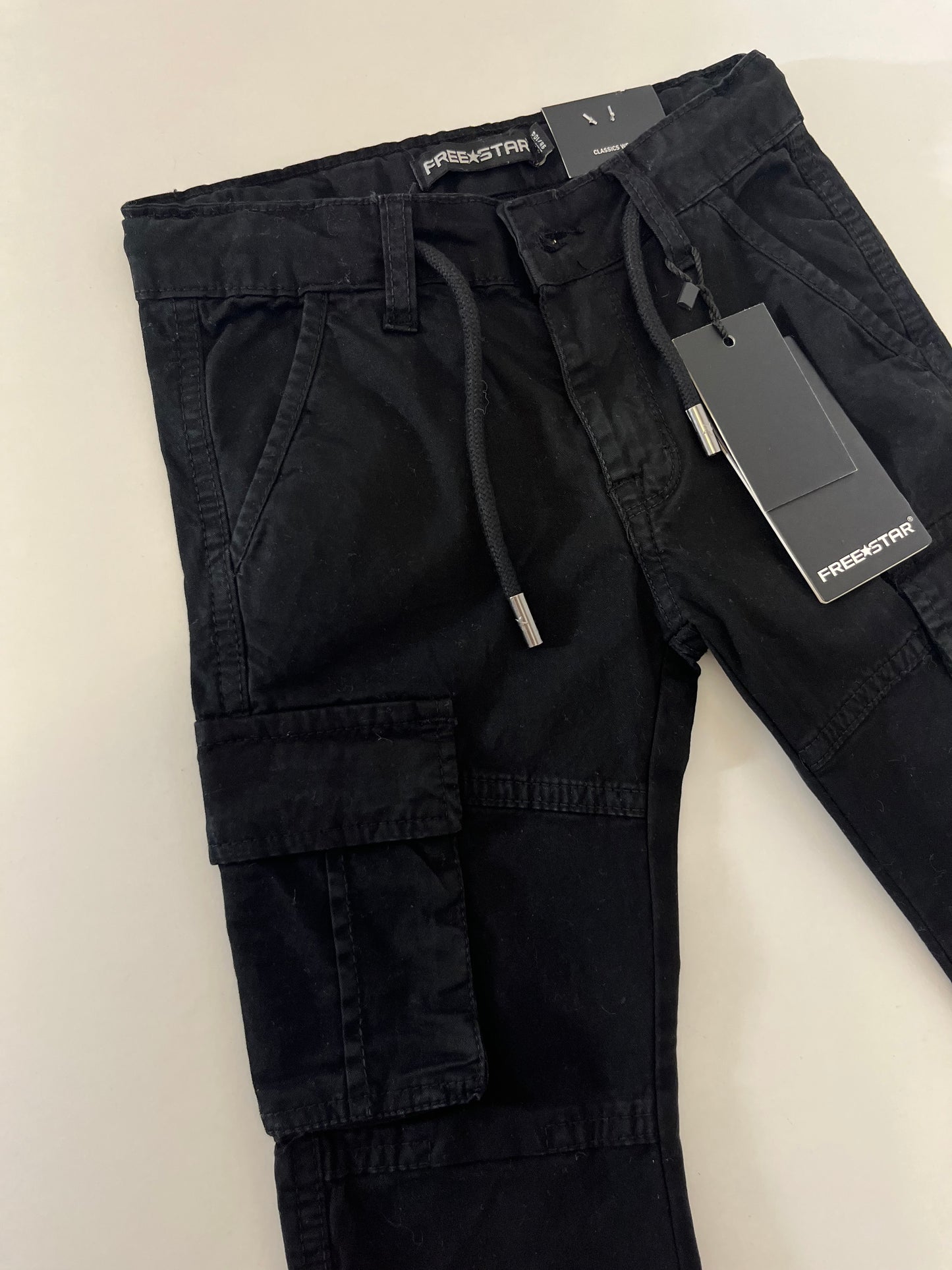 Pantalon noir style cargo